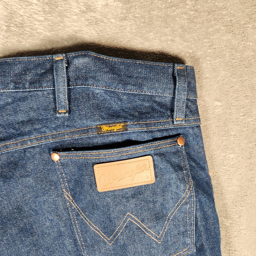 Wrangler Men's 42X36 Blue Denim Bootcut Jeans Classic Fit 13MWZ - Picture 10 of 12
